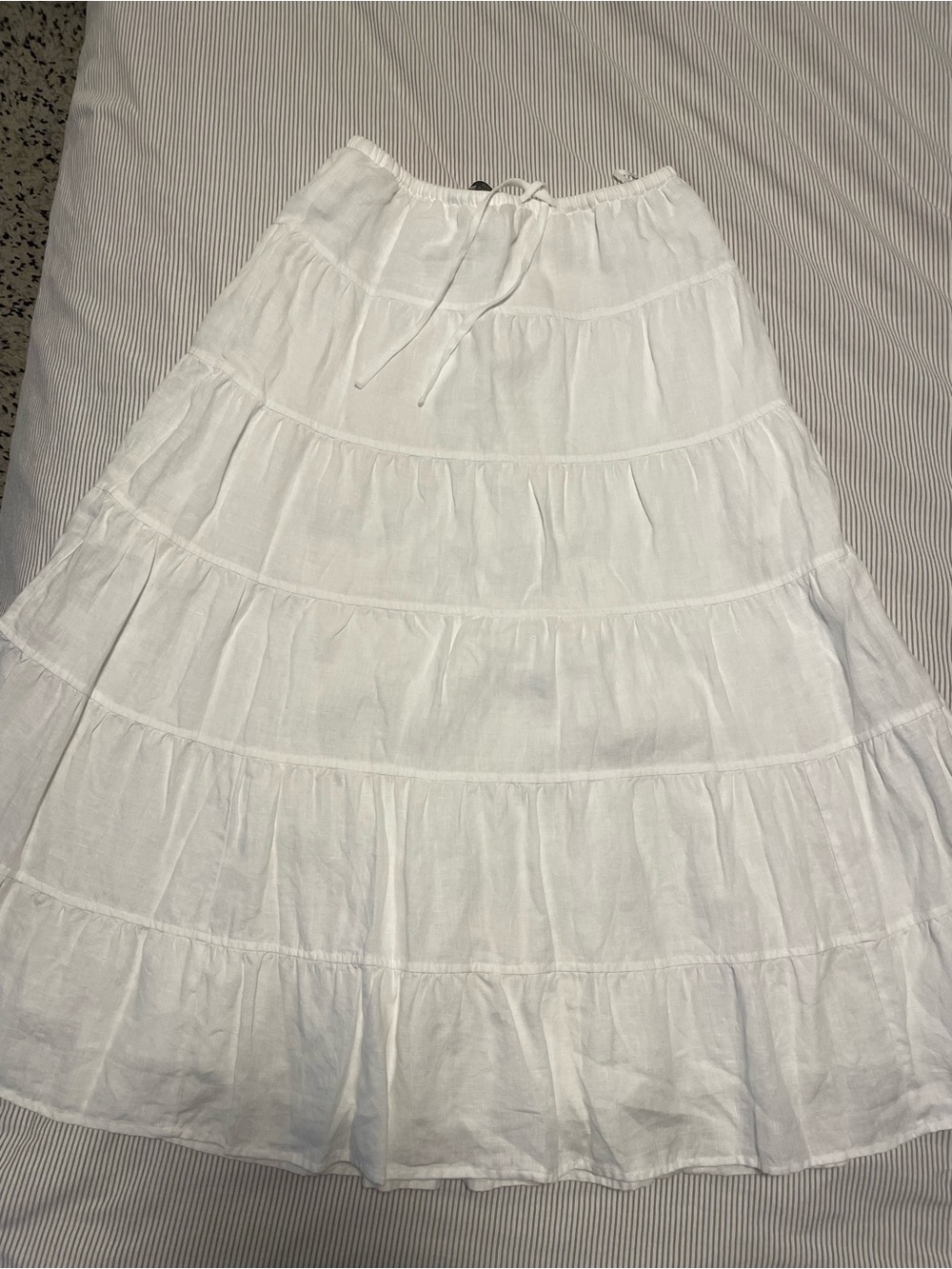 Aritzia White Linen Tiered Maxi Skirt - Picture 3 of 3